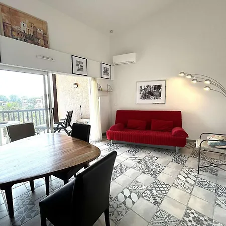 Apartman Gasni - Appt T2 Climatise Avec Piscine Et Acces Golfe De St Tropez *